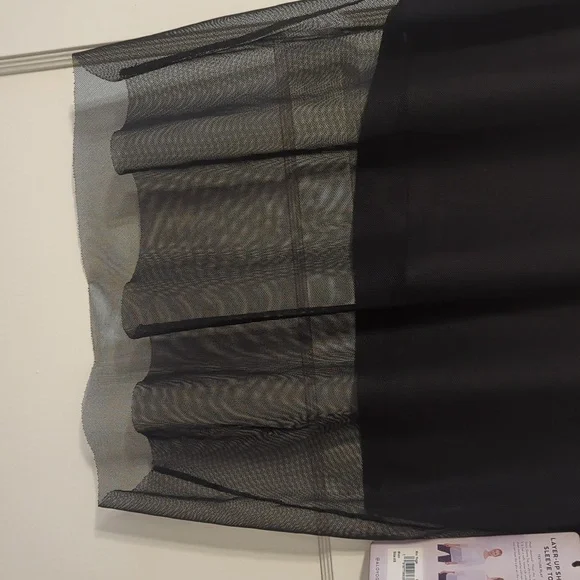 Alo Yoga Black Mesh Layer Up Top - Picture 8 of 9